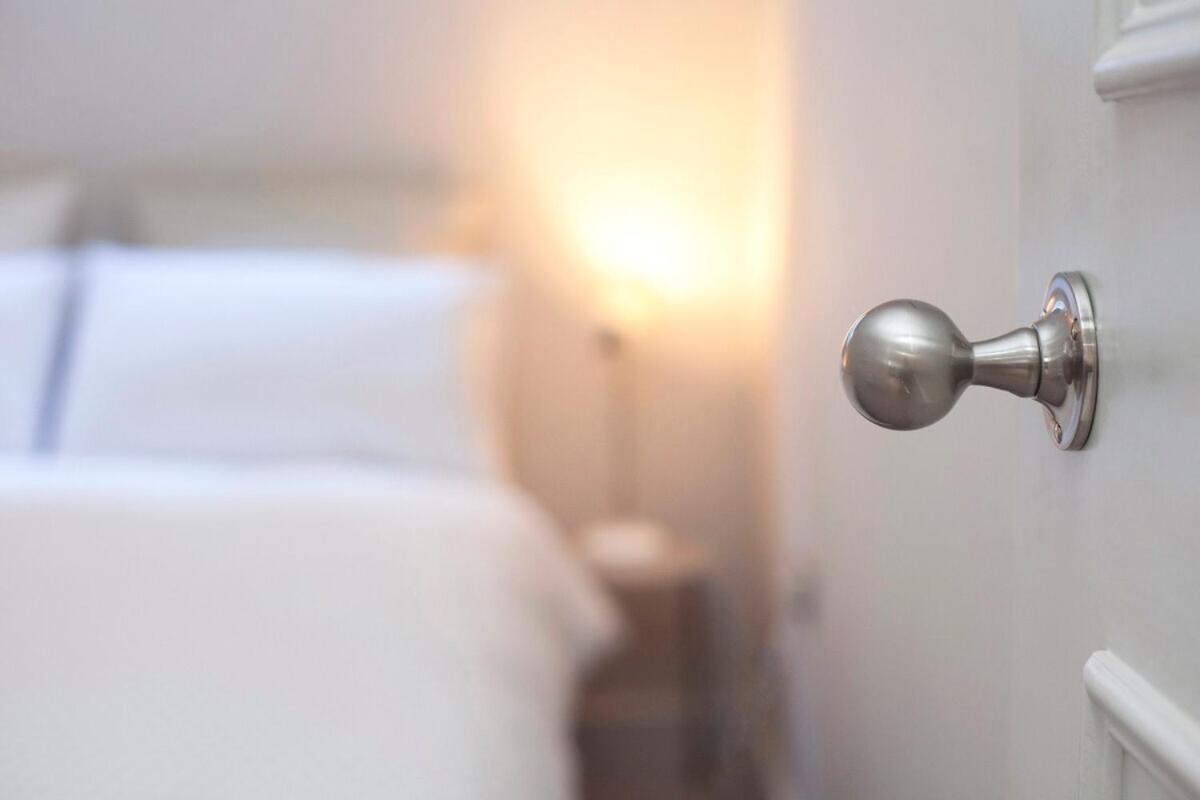 Stylish Wood Street Apartment Bath Dış mekan fotoğraf