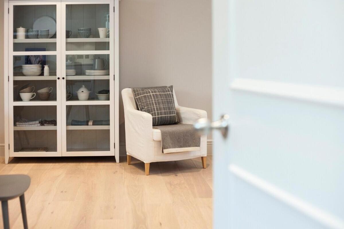 Stylish Wood Street Apartment Bath Dış mekan fotoğraf