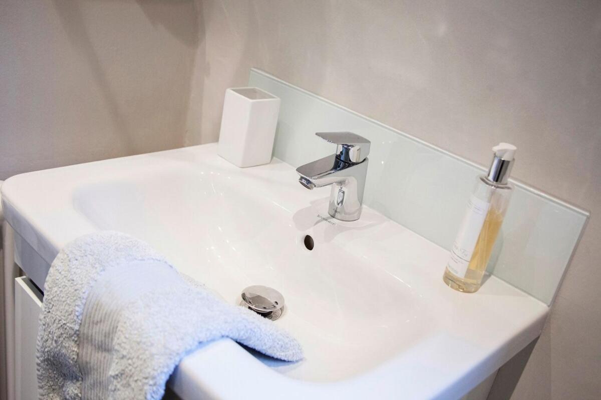 Stylish Wood Street Apartment Bath Dış mekan fotoğraf