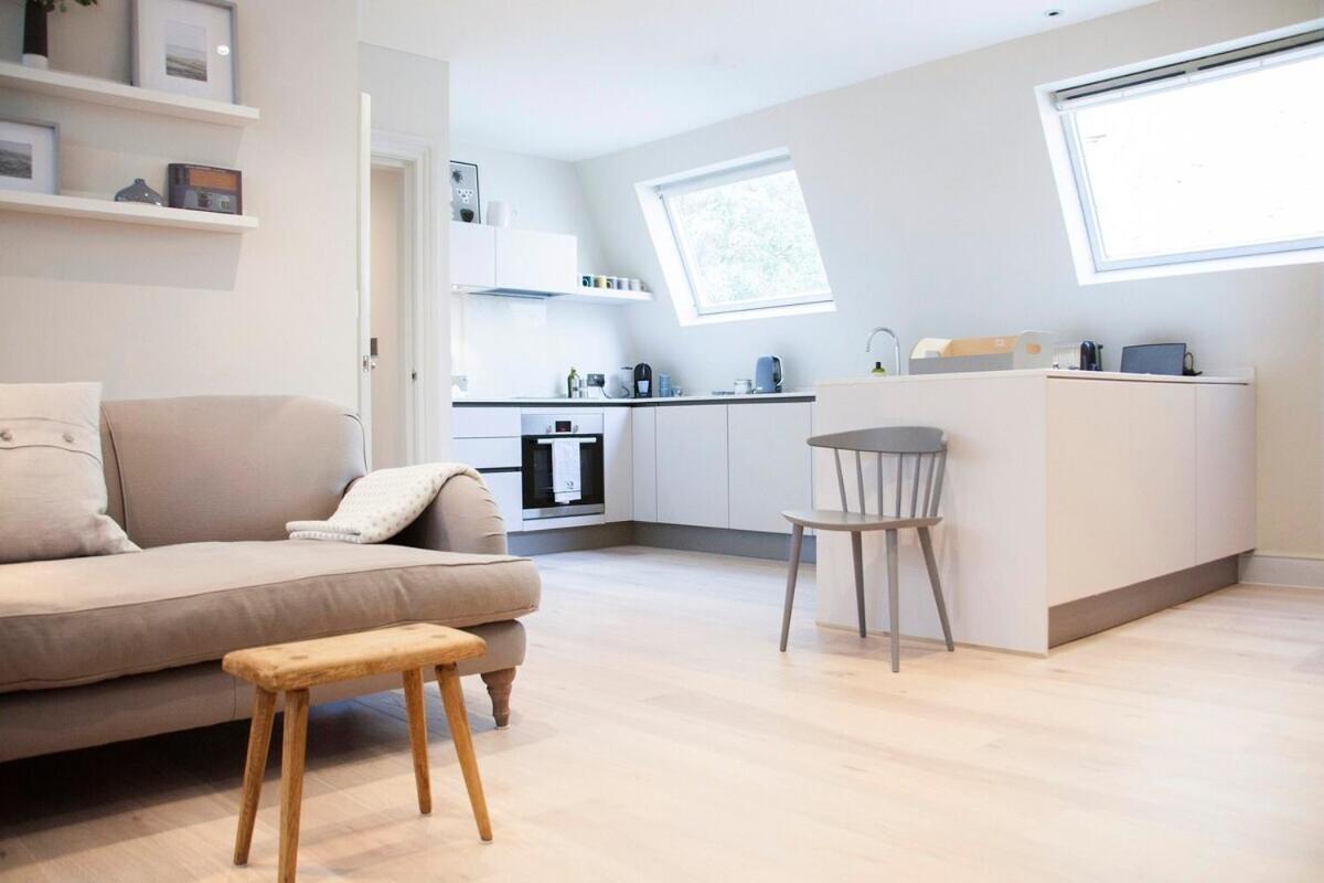 Stylish Wood Street Apartment Bath Dış mekan fotoğraf