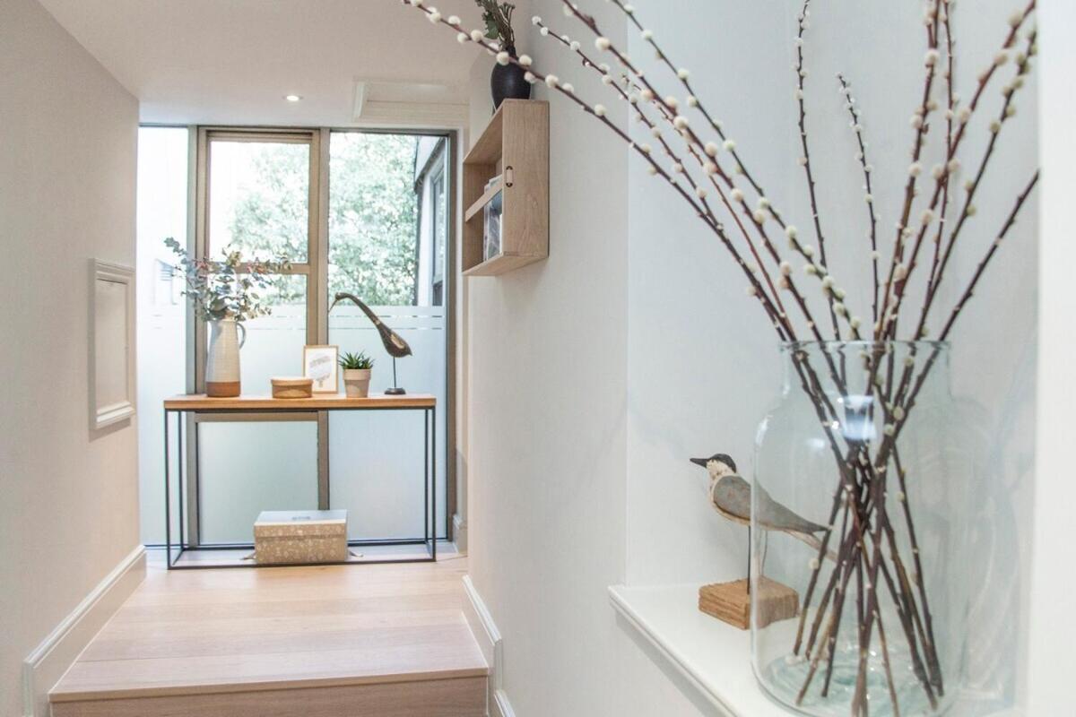 Stylish Wood Street Apartment Bath Dış mekan fotoğraf