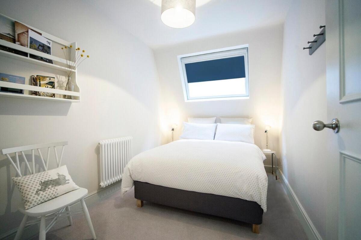 Stylish Wood Street Apartment Bath Dış mekan fotoğraf